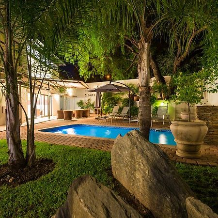 Montebello Guesthouse Уиндхоек Екстериор снимка
